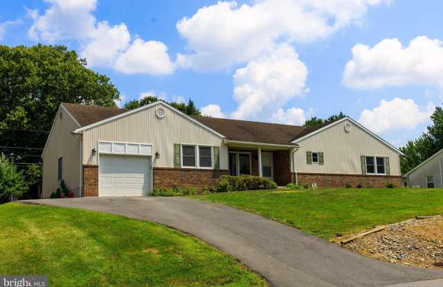 13929 GREEN MOUNTAIN Drive - 13929 Green Mountain Drive, Maugansville, MD 21767
