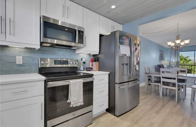 2121 Collier Ave - 2121 Collier Avenue, Fort Myers, FL 33901 2121 Collier Ave - 2121 Collier Avenue, Fort Myers, FL 33901