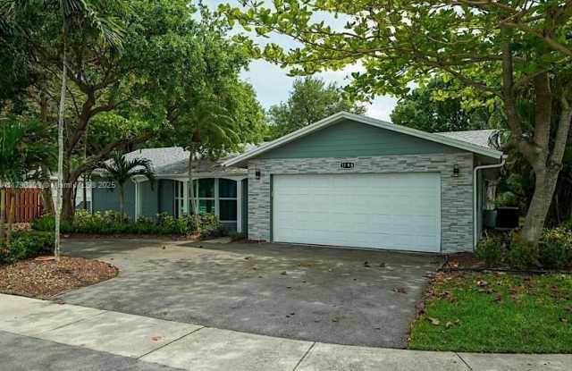 1198 W Camino Real photos photos
