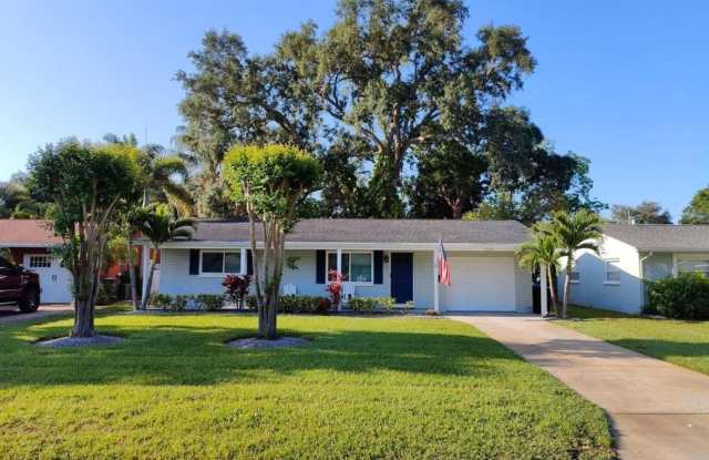 5332 10TH AVENUE N - 5332 10th Avenue North, St. Petersburg, FL 33710 5332 10TH AVENUE N - 5332 10th Avenue North, St. Petersburg, FL 33710