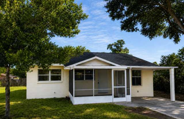 Beautiful 3BR/1BA Lakeland Home with Bonus Room Near Southeastern University! photos photos Beautiful 3BR/1BA Lakeland Home with Bonus Room Near Southeastern University! photos photos