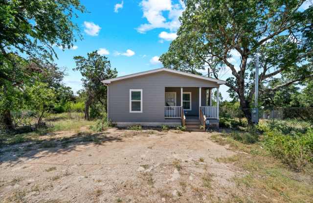 Beautifully Updated 3-Bedroom Home in Canyon Lake photos photos