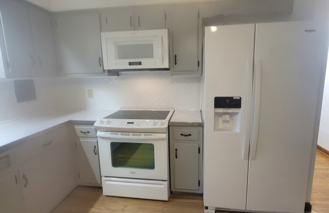 100 E Park Ave photos photos