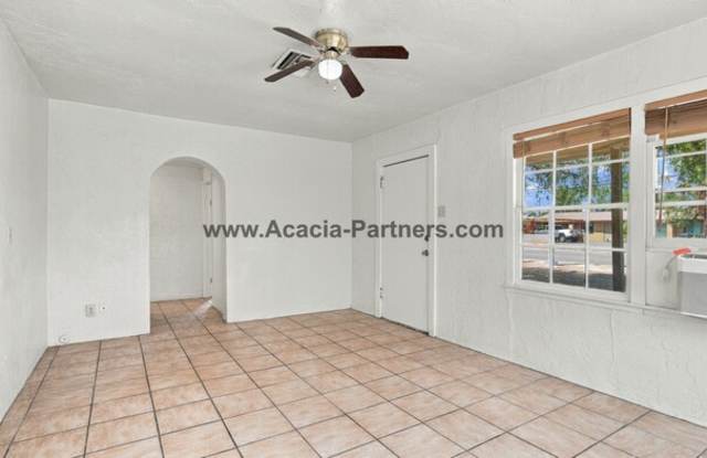 4418 East Seneca Street Gallery 4