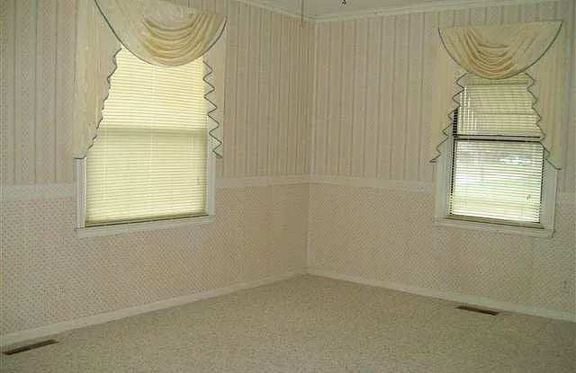 1221 W. Elder Ave. Gallery 4