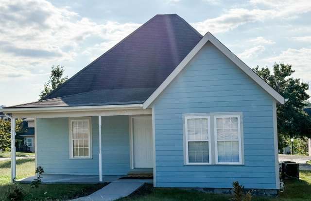 Charming 3 bedroom, 2 bath Home in North Knoxville! photos photos