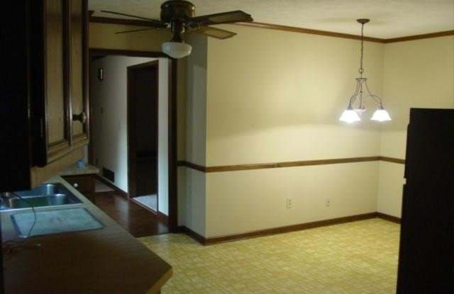 220 Lantern Ridge Court Gallery 2
