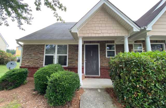 PRE-LEASING FOR AUGUST 2025! 1/2 OFF SECURITY DEPOSIT SPECIAL! photos photos