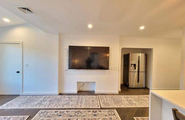 21-39 38th Street Gallery 4