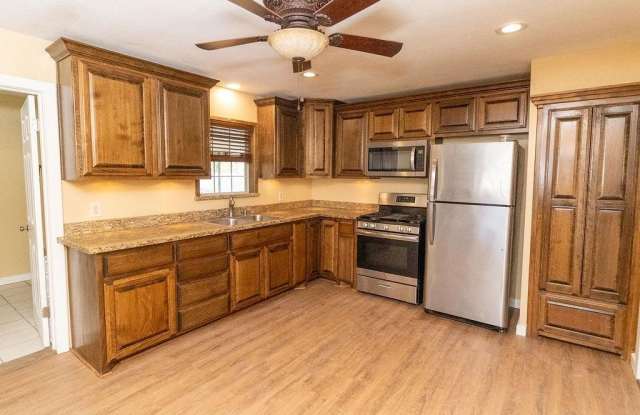 910 N Carol St photos photos