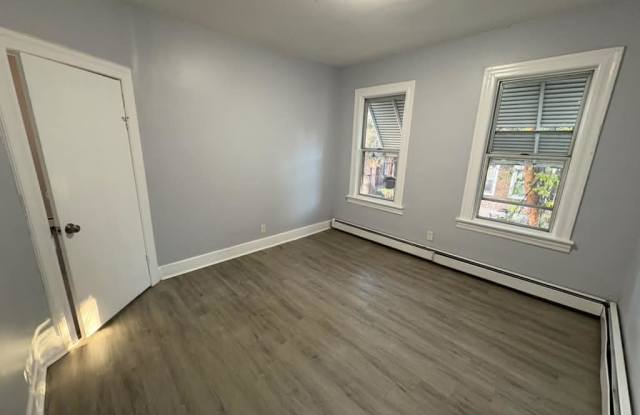 27 Parker Ave Gallery 4