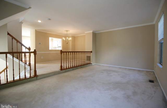 7731 IRONFORGE COURT Gallery 3