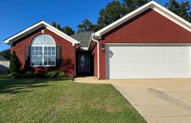 Cozy 3 Bed 2 Bath House! Available August 2025! photos photos