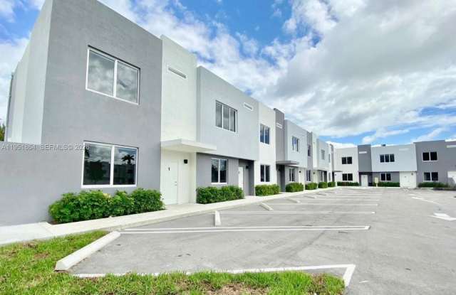 170 NW 158 St photos photos