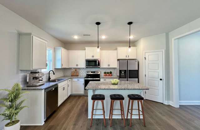 4 Bedroom Home-Move in Special *$500 Visa Gift Card photos photos