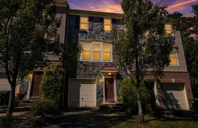 Charming 3BR House in Stafford Gallery 1