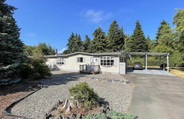 121 Ivy Lane - 121 Ivy Lane, Clallam County, WA 98362