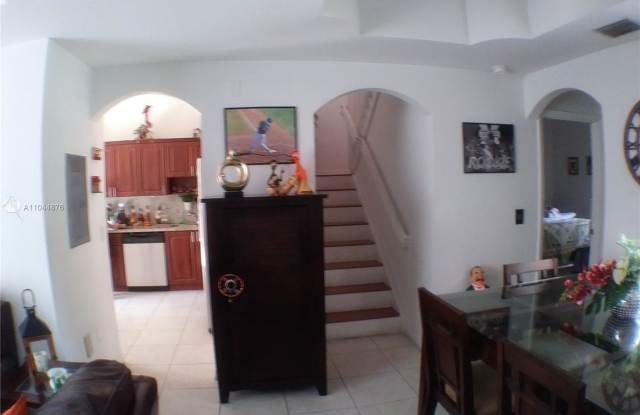 8550 NW 138th Ter Gallery 3