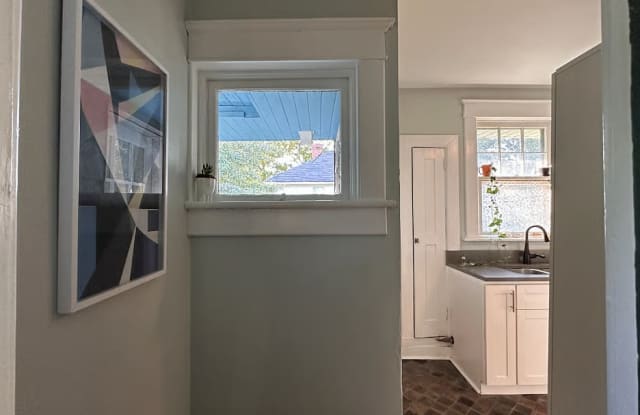 1709 Bellevue Avenue Gallery 4