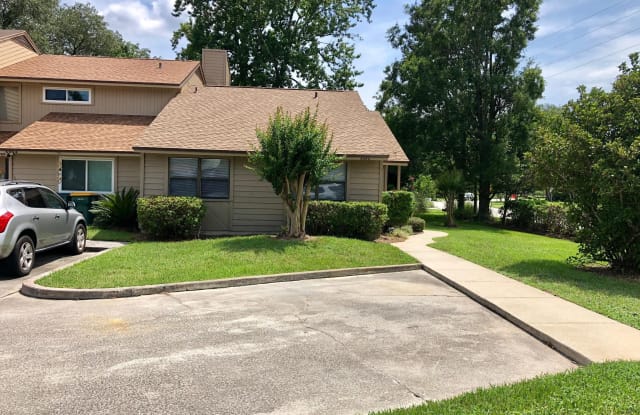 8060 VILLAGE GATE CT - 8060 Village Gate Court, Jacksonville, FL 32217