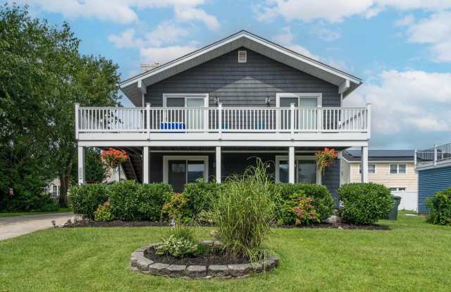 4625 Schooner Gallery 1