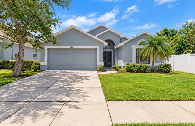 Resort-Style Living in Kissimmee! 4-Bed Pool Home Retreat Near It All! Gallery 1