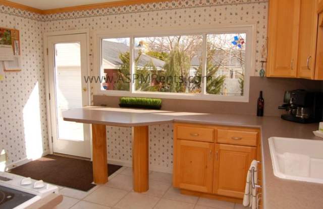 2412 Bernadine Drive Gallery 4