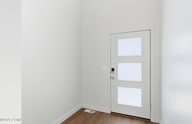 2256 N Canal View Lane Gallery 3