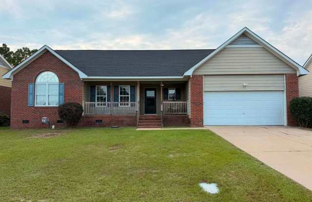 618 Connaly Drive ~ Southview ~ LAWN CARE INCLUDED ~ COMING SOON!! photos photos