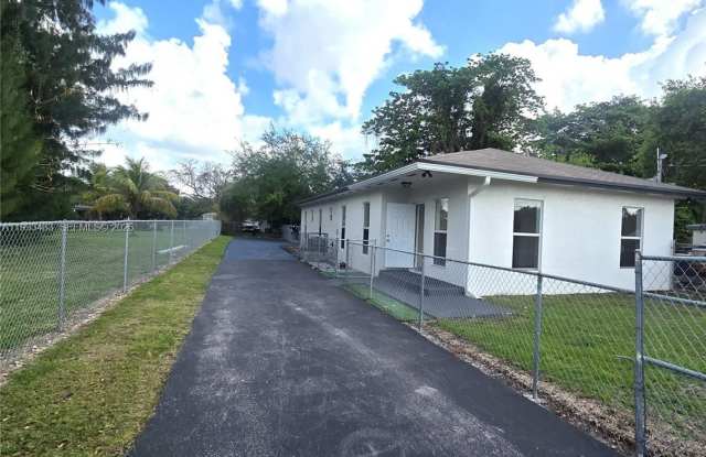 10357 SW 178th St photos photos