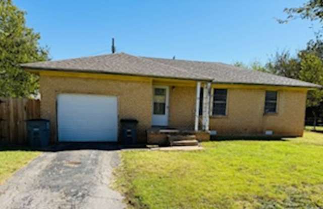 13 NW 27TH 3 Bedroom cozy property - 13 Northwest 27th Street, Lawton, OK 73505 13 NW 27TH 3 Bedroom cozy property - 13 Northwest 27th Street, Lawton, OK 73505