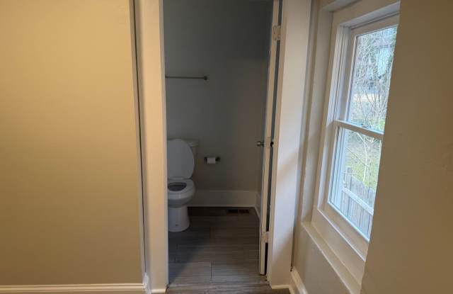 Room in 4 Bedroom Home at Griffin St NW photos photos