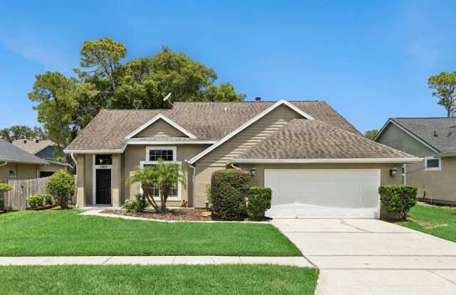 Spacious 4/2.5 in Lake Mary with Fenced Yard Gallery 1