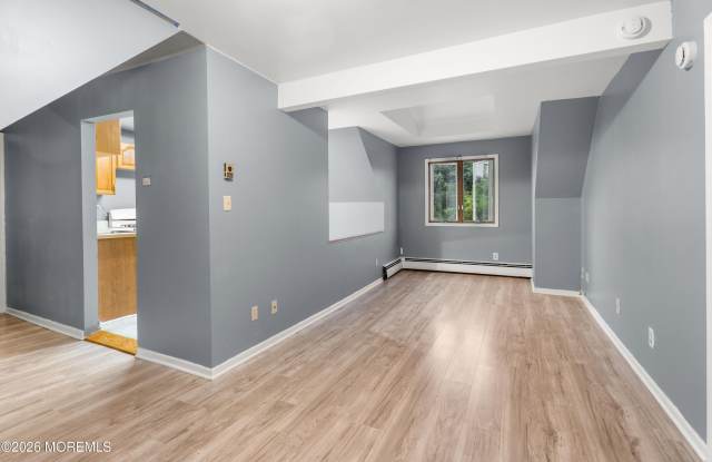 96 Wilson Avenue Gallery 4