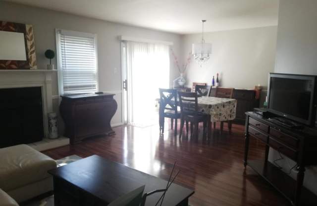 81 BUNKER HILL COURT Gallery 4