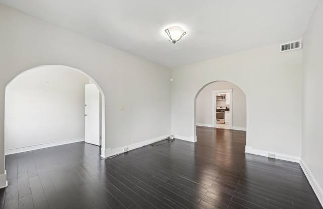 2431 Linden Avenue Gallery 3