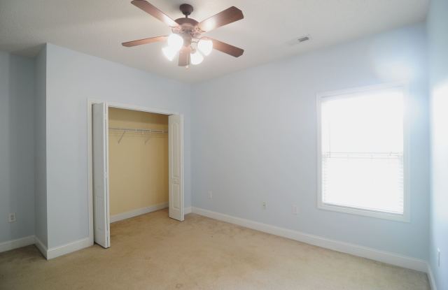5016 Liberty Park Circle Gallery 3