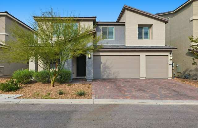 Luxury 5-Bedroom Home | Custom Bar, Dual En-Suites & Beautiful Backyard photos photos