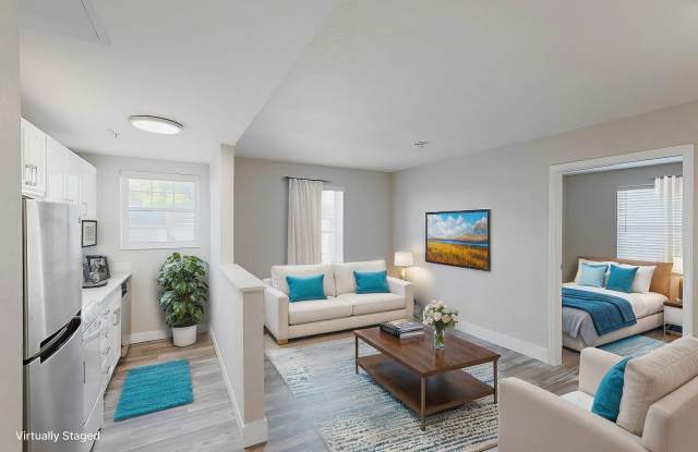 Pelican Lake Apartment Homes Gallery 4