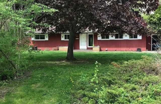 Inviting ranch situated in desirable North Ann Arbor photos photos