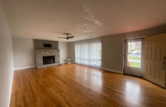 3 bedroom 1 bath Gallery 3