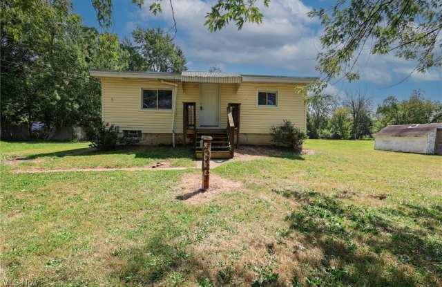 6180 Hillford Avenue NE photos photos