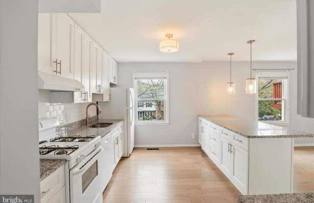 5422 BRIXHAM Court Gallery 4