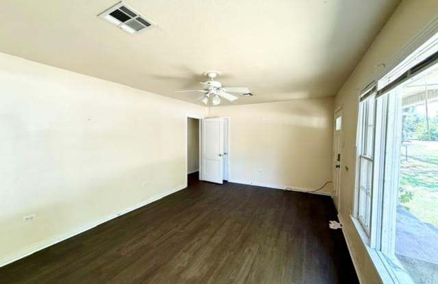 3716 Parkwood St. Gallery 4