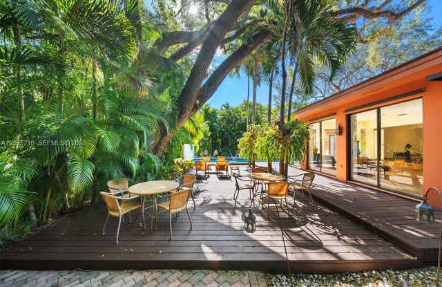 5627 Granada Blvd photos photos