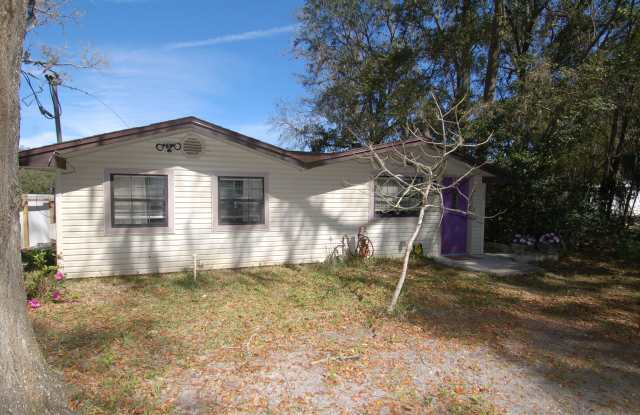 1723 DAVIS RD Gallery 4