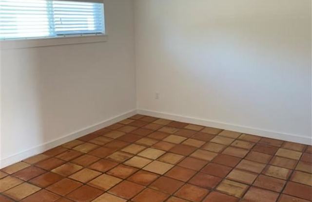1200 Enfield Rd Apt 206 Gallery 3