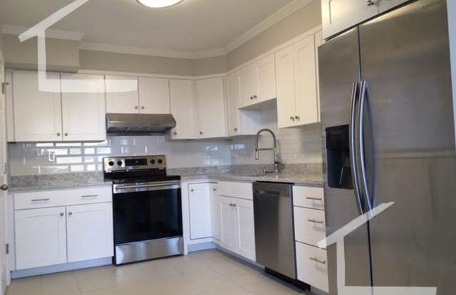 Huge 1 bed in Chestnut Hill - 20 Hammond Pond Parkway, Newton, MA 02467