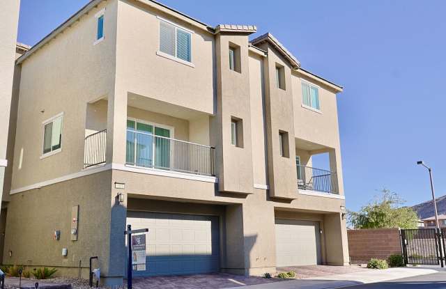 MOVE-IN READY TOWNHOME NEAR SUMMERLIN! Gallery 1
