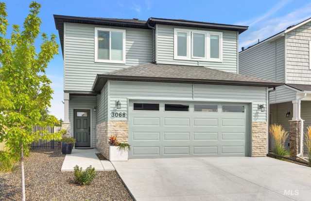 4 bedroom, 2.5 Bath is a Must See! 1962 SqFt, Beautiful Parks, No Landscaping, and More! photos photos